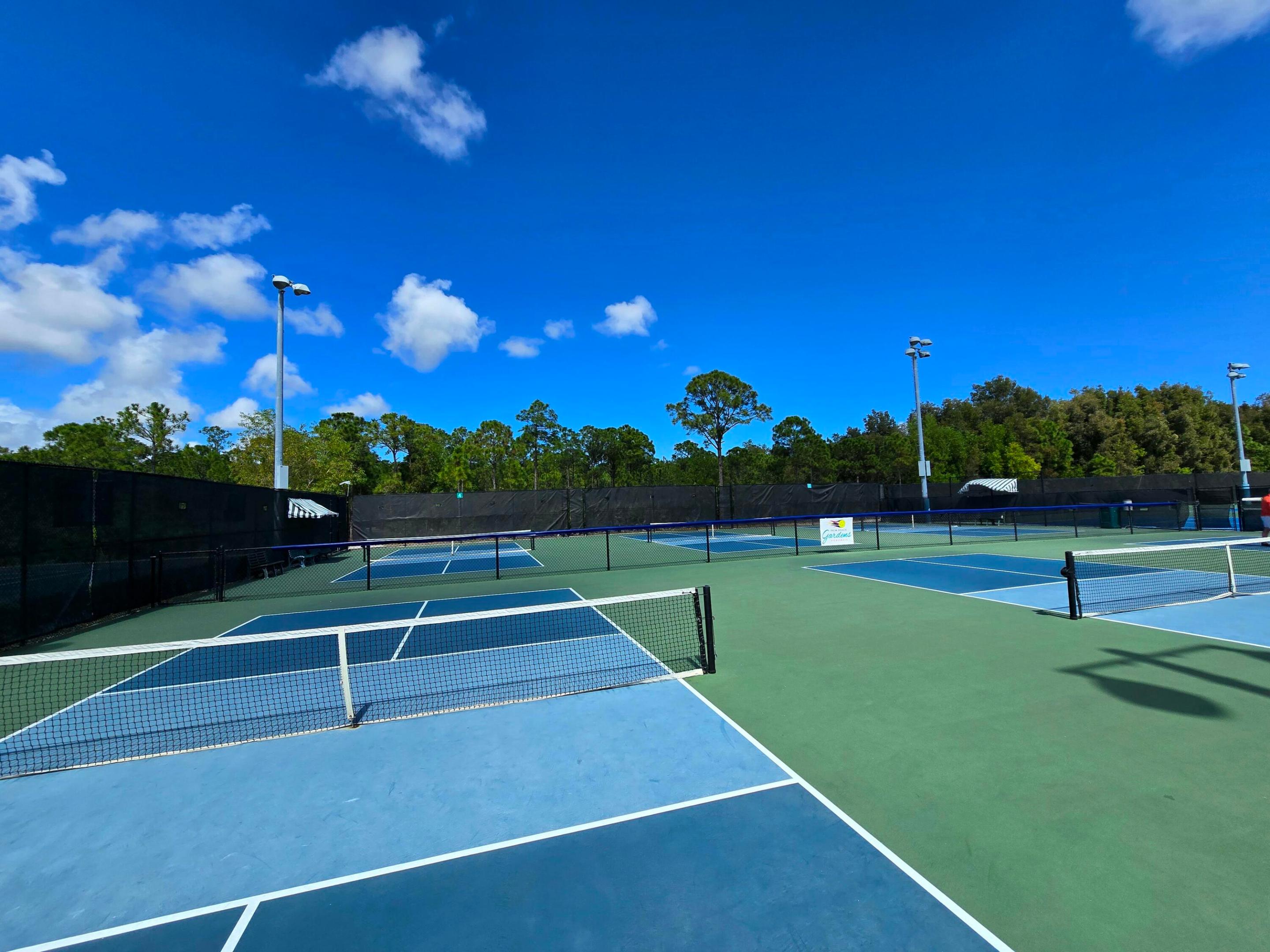 POINTE MIDTOWN - Residential