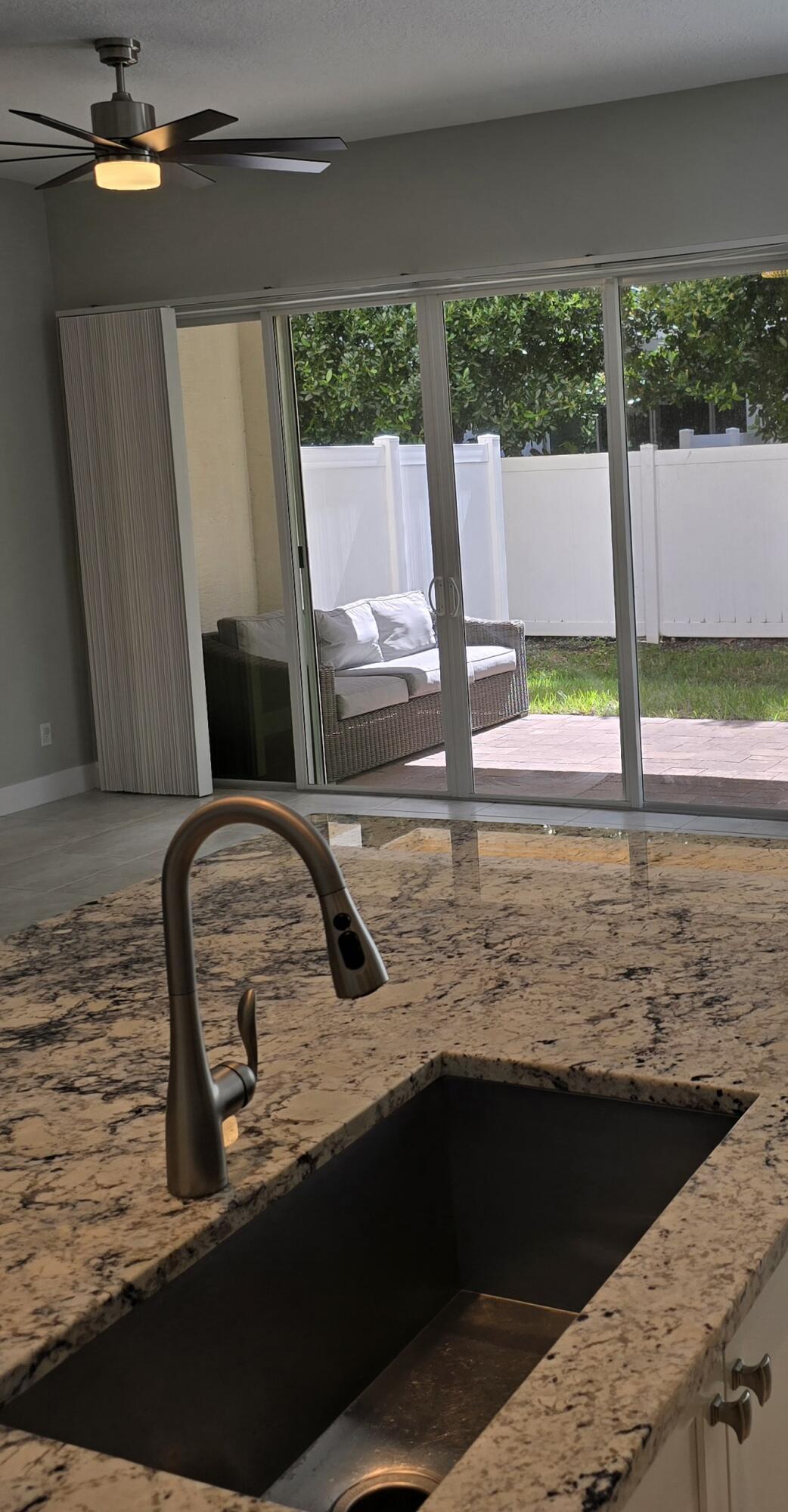 POINTE MIDTOWN - Residential