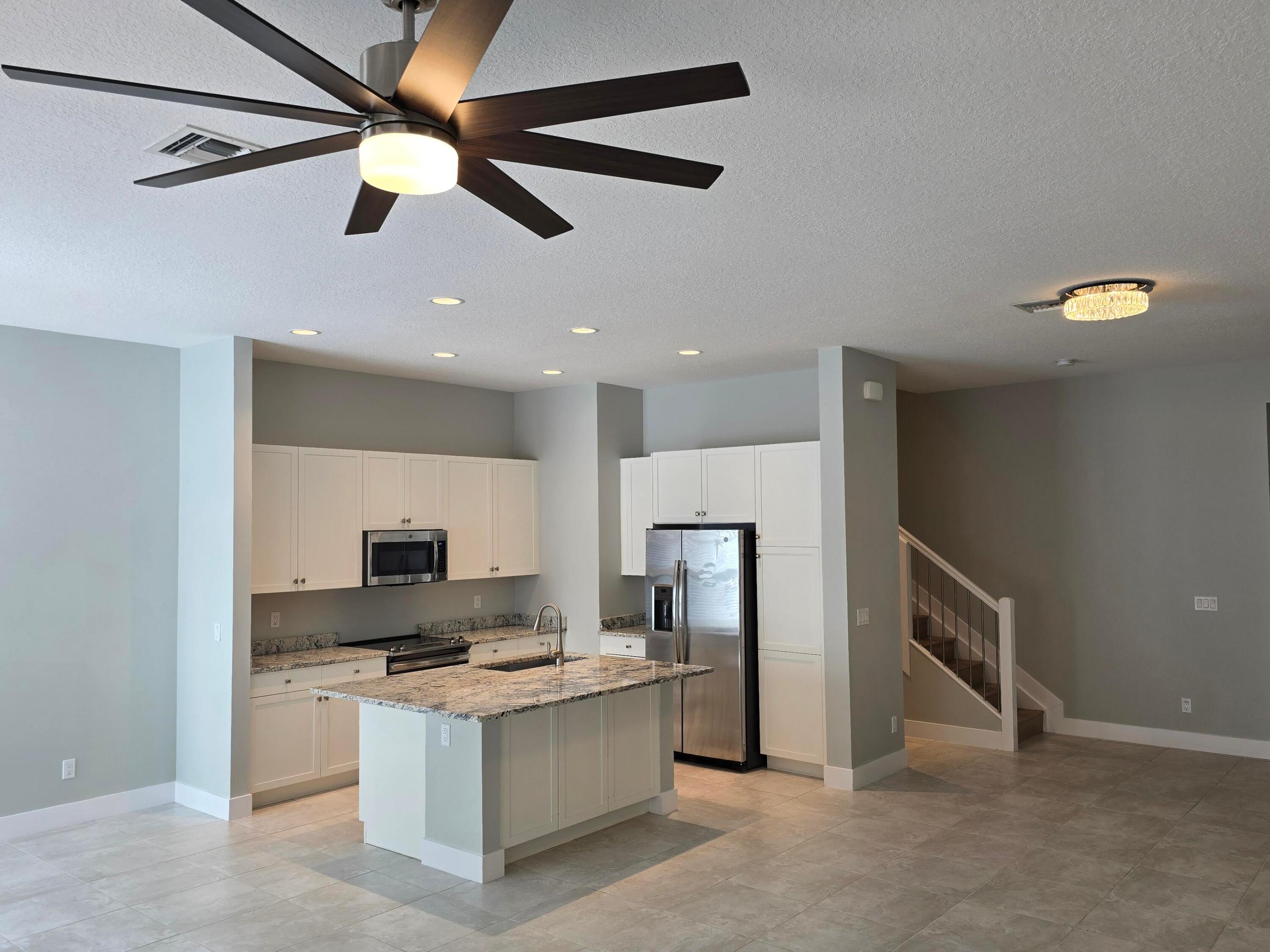 POINTE MIDTOWN - Residential