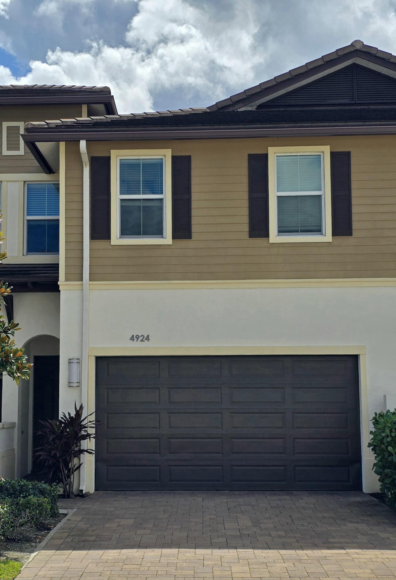 POINTE MIDTOWN - Residential