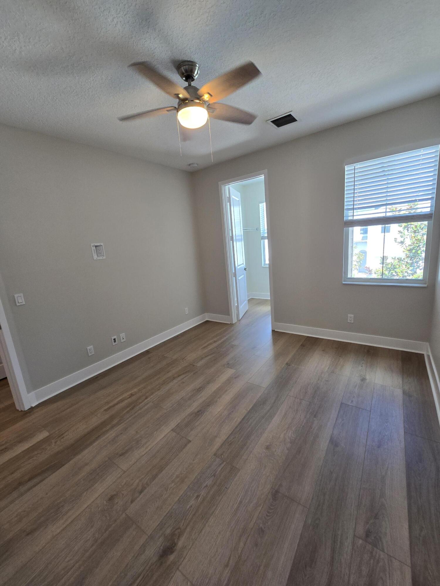 POINTE MIDTOWN - Residential