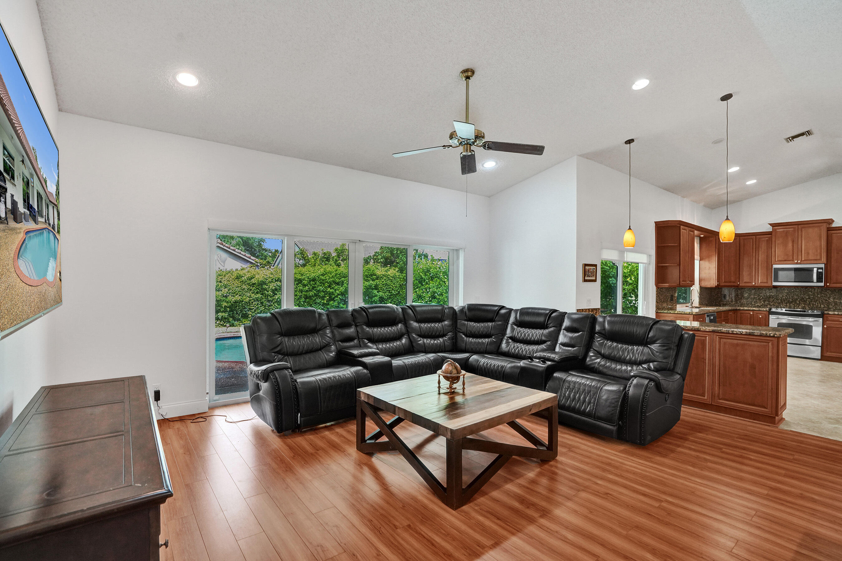 WEST GLEN - Residential