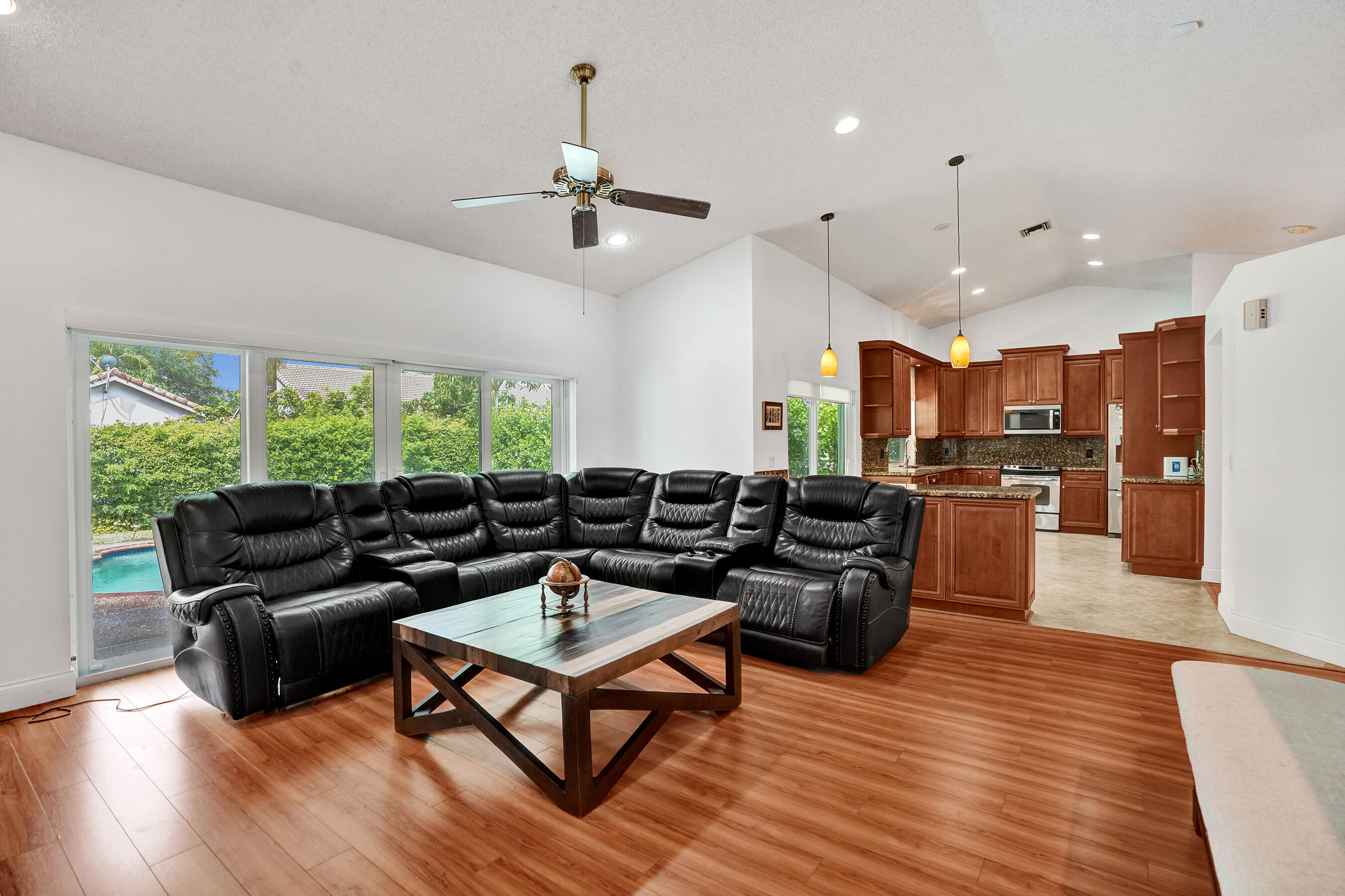 WEST GLEN - Residential