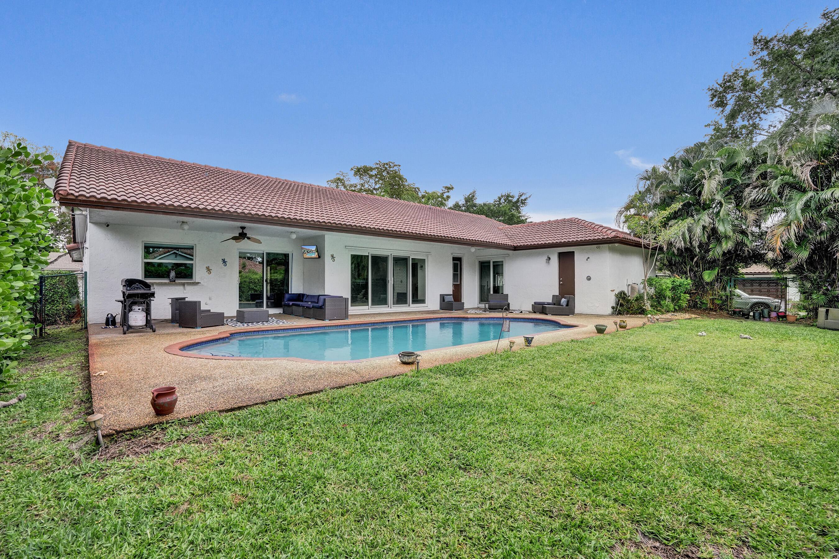 WEST GLEN - Residential