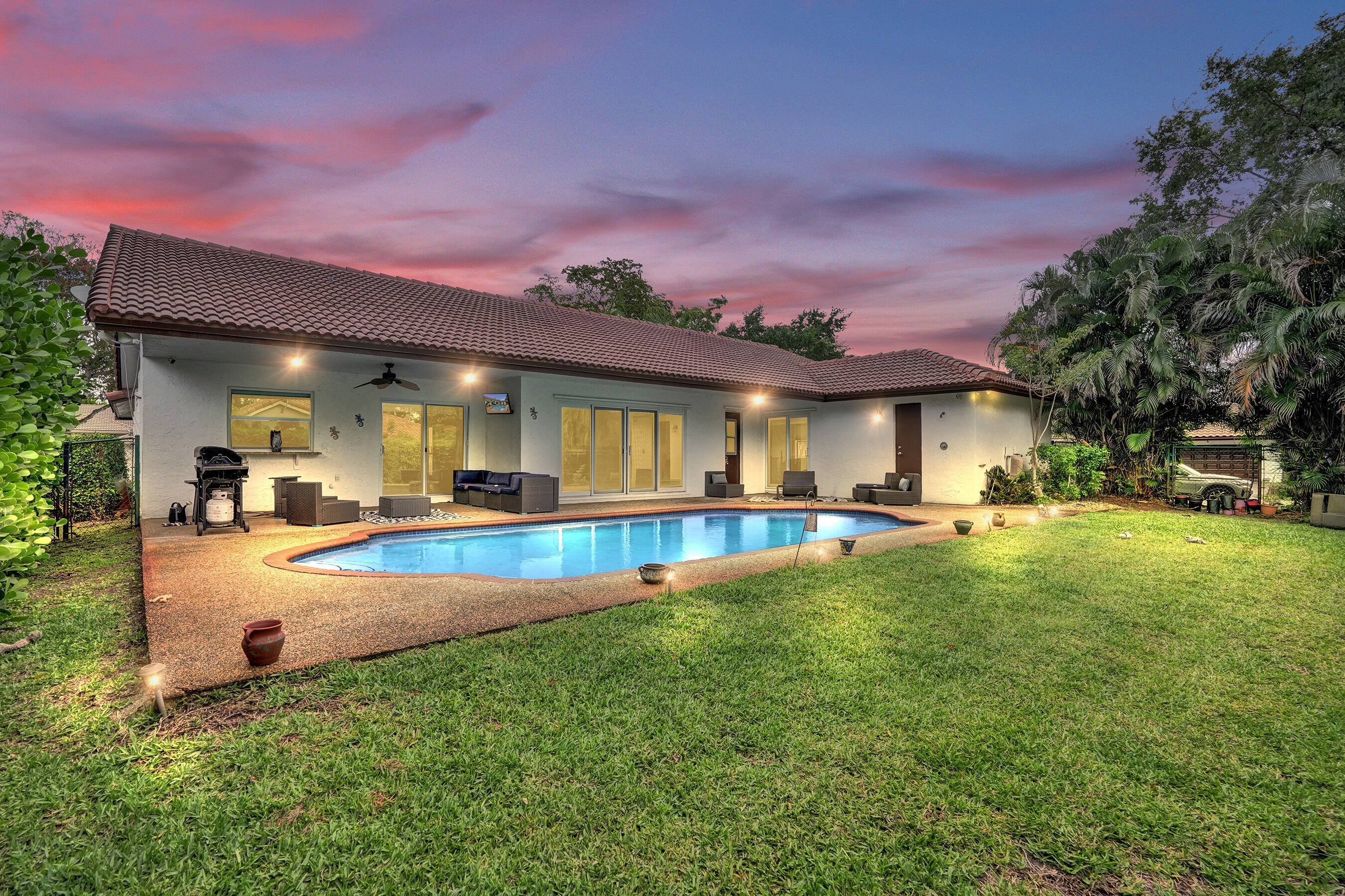 WEST GLEN - Residential