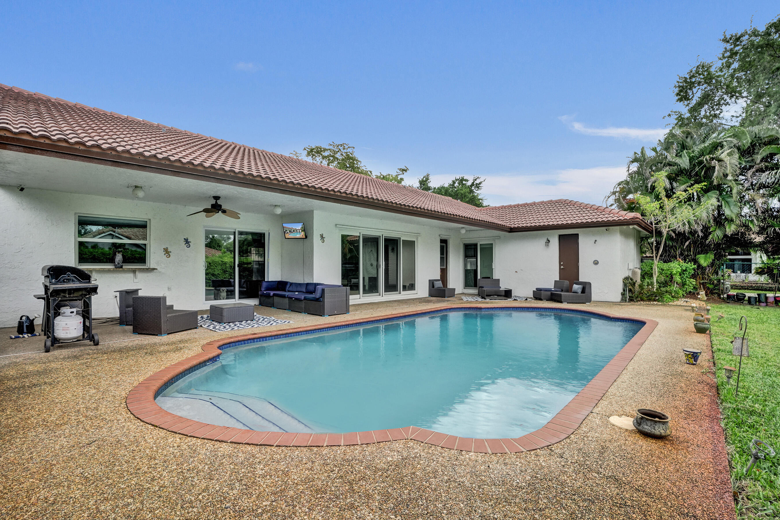 200 NW 121st Terrace