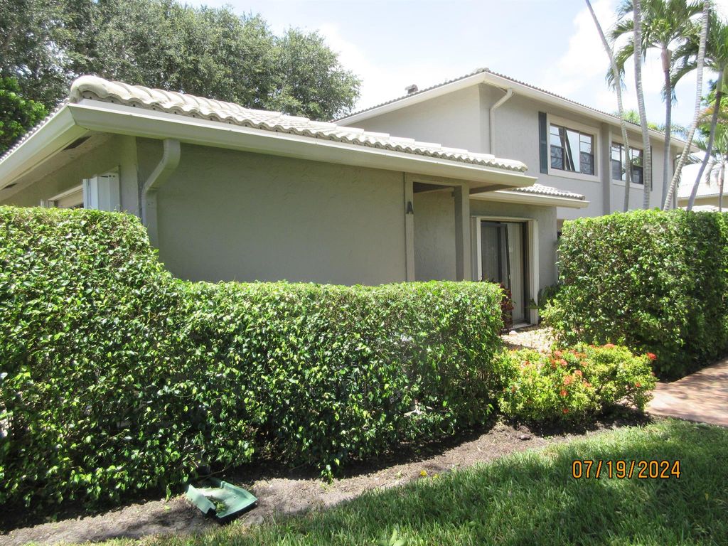 Photo of 16 Stratford Drive #A, Boynton Beach, FL 33436 (MLS # R11052723)
