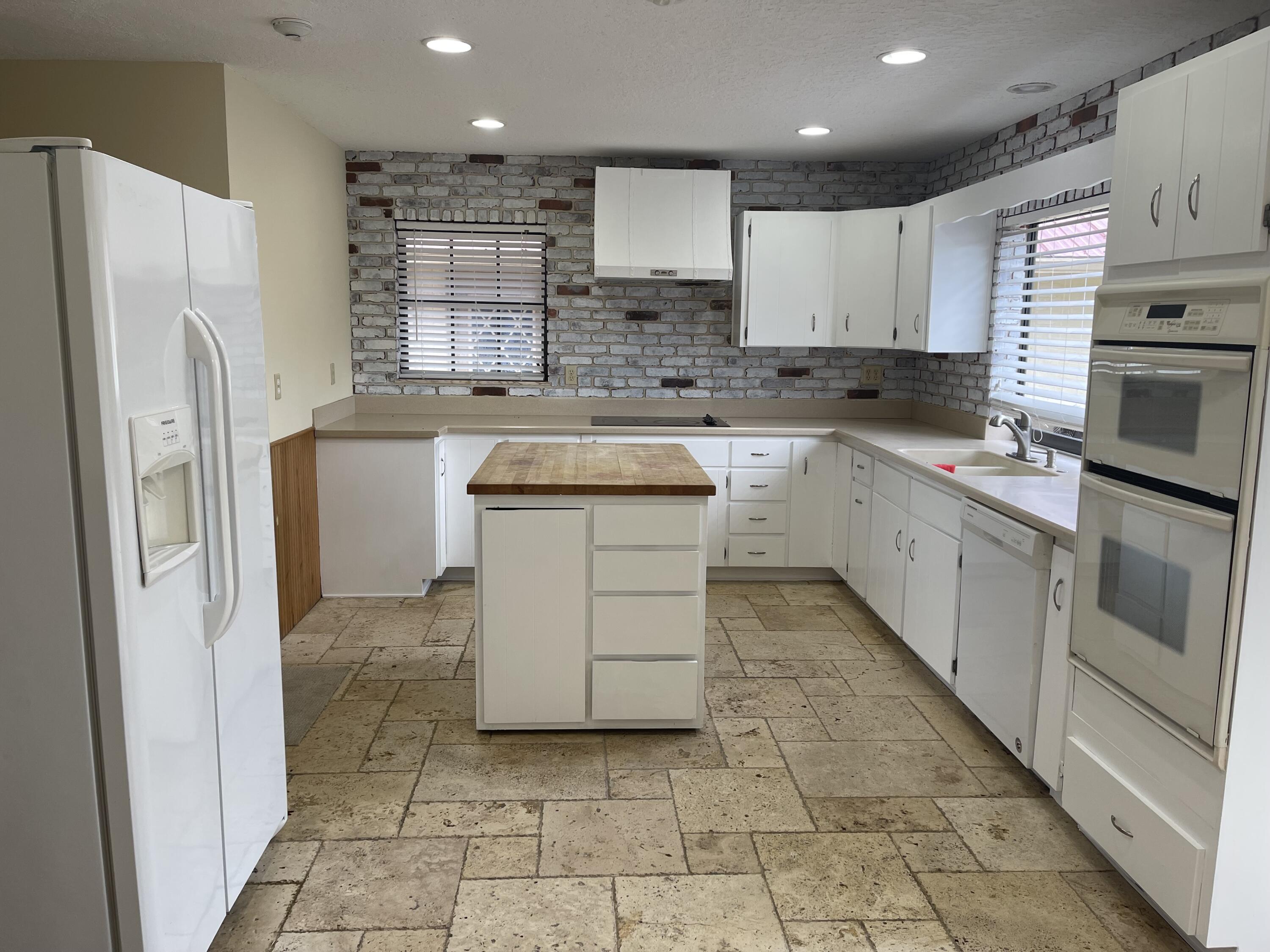 ST LUCIE INLET FARMS - Residential Lease