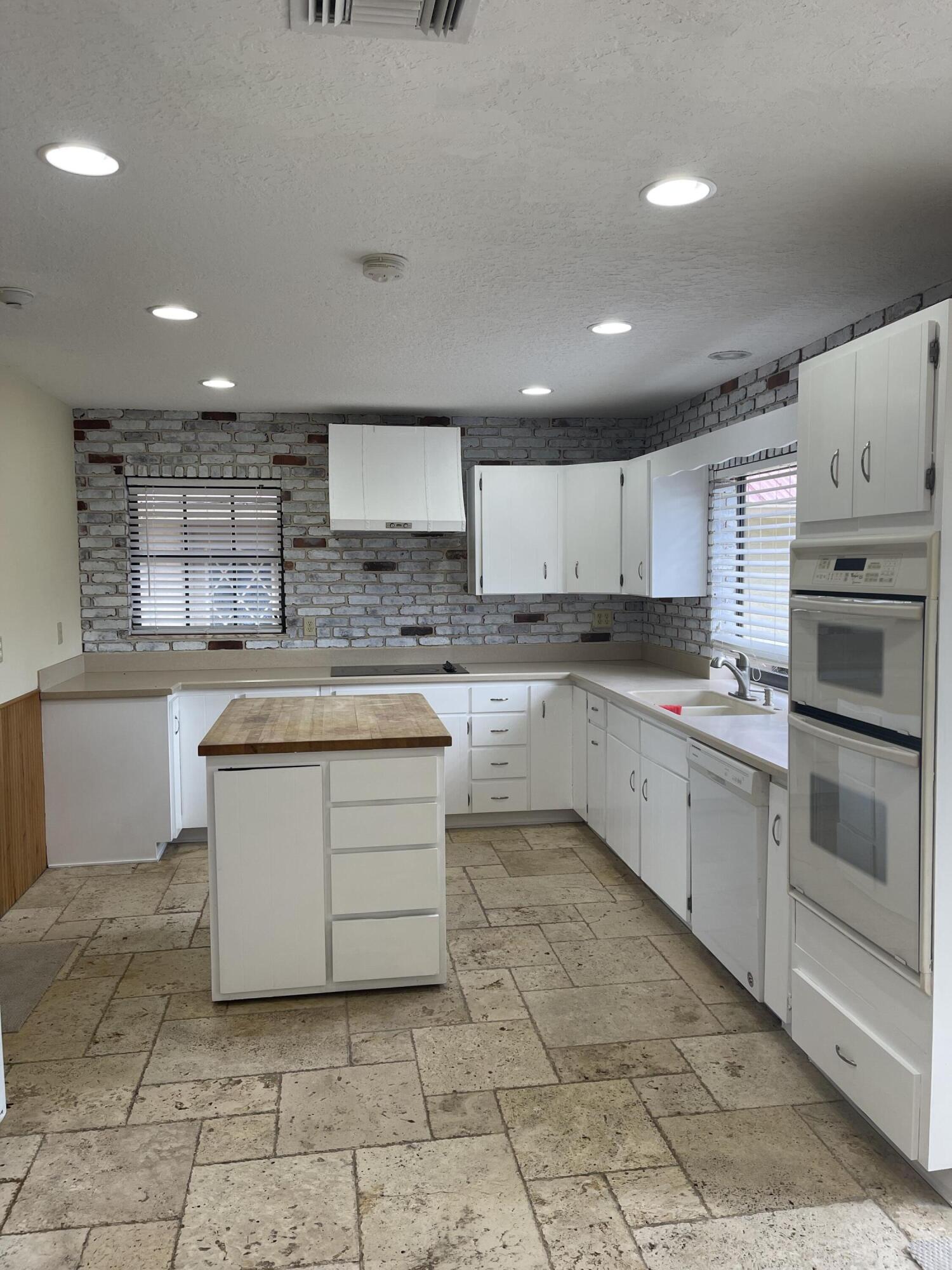 ST LUCIE INLET FARMS - Residential Lease