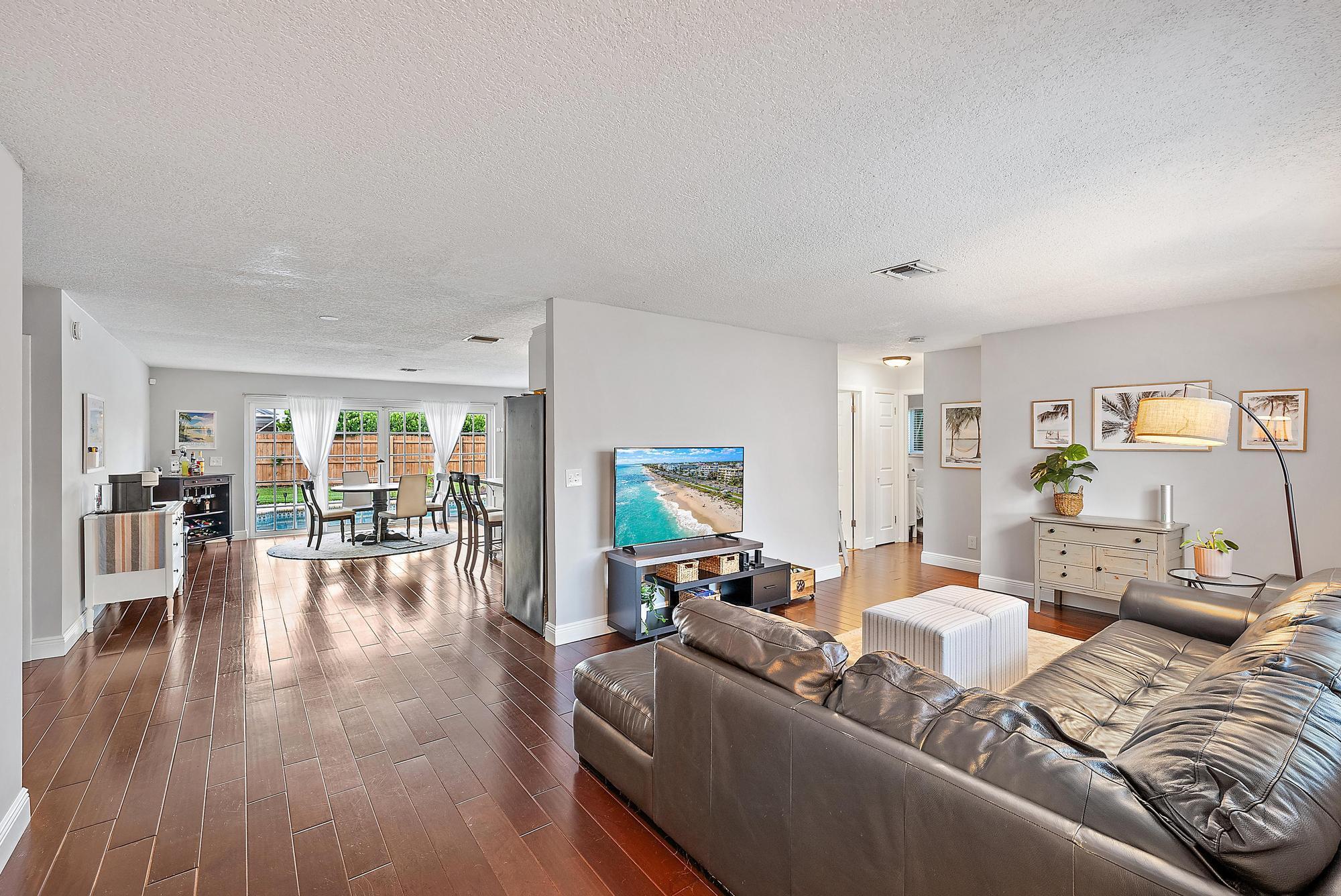 PALM BEACH GARDENS 5 - Residential Lease