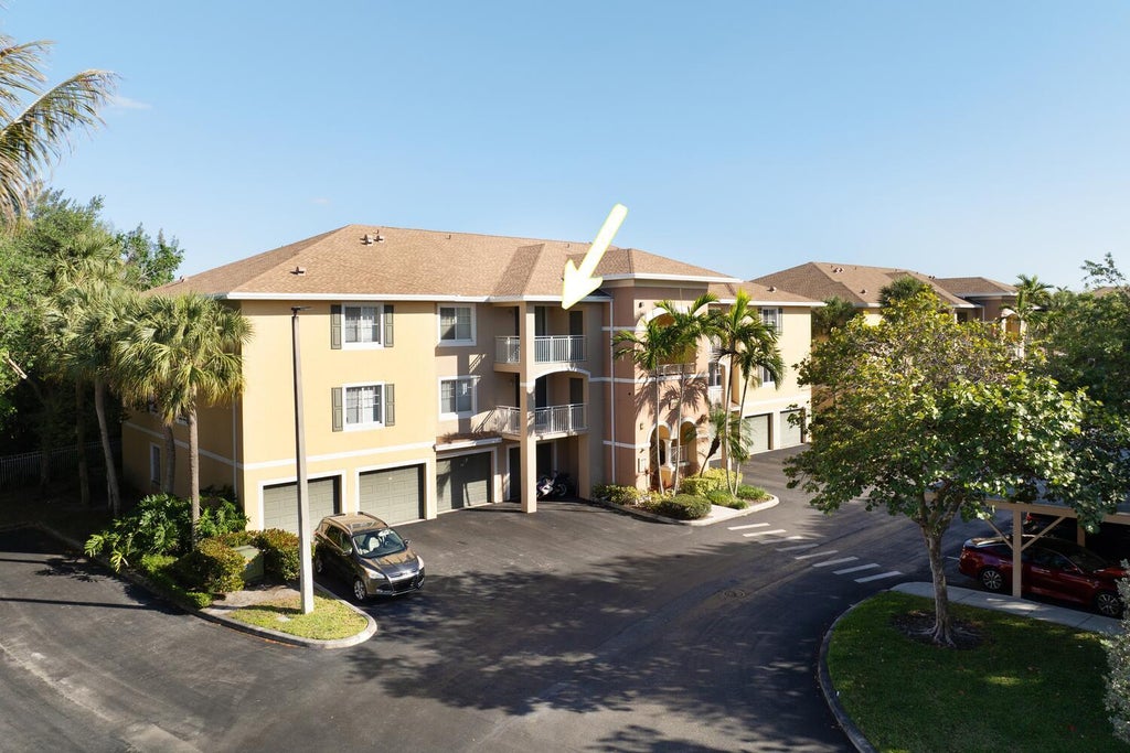 Photo of 6370 Emerald Dunes Drive #201, West Palm Beach, FL 33411 (MLS # R11074841)