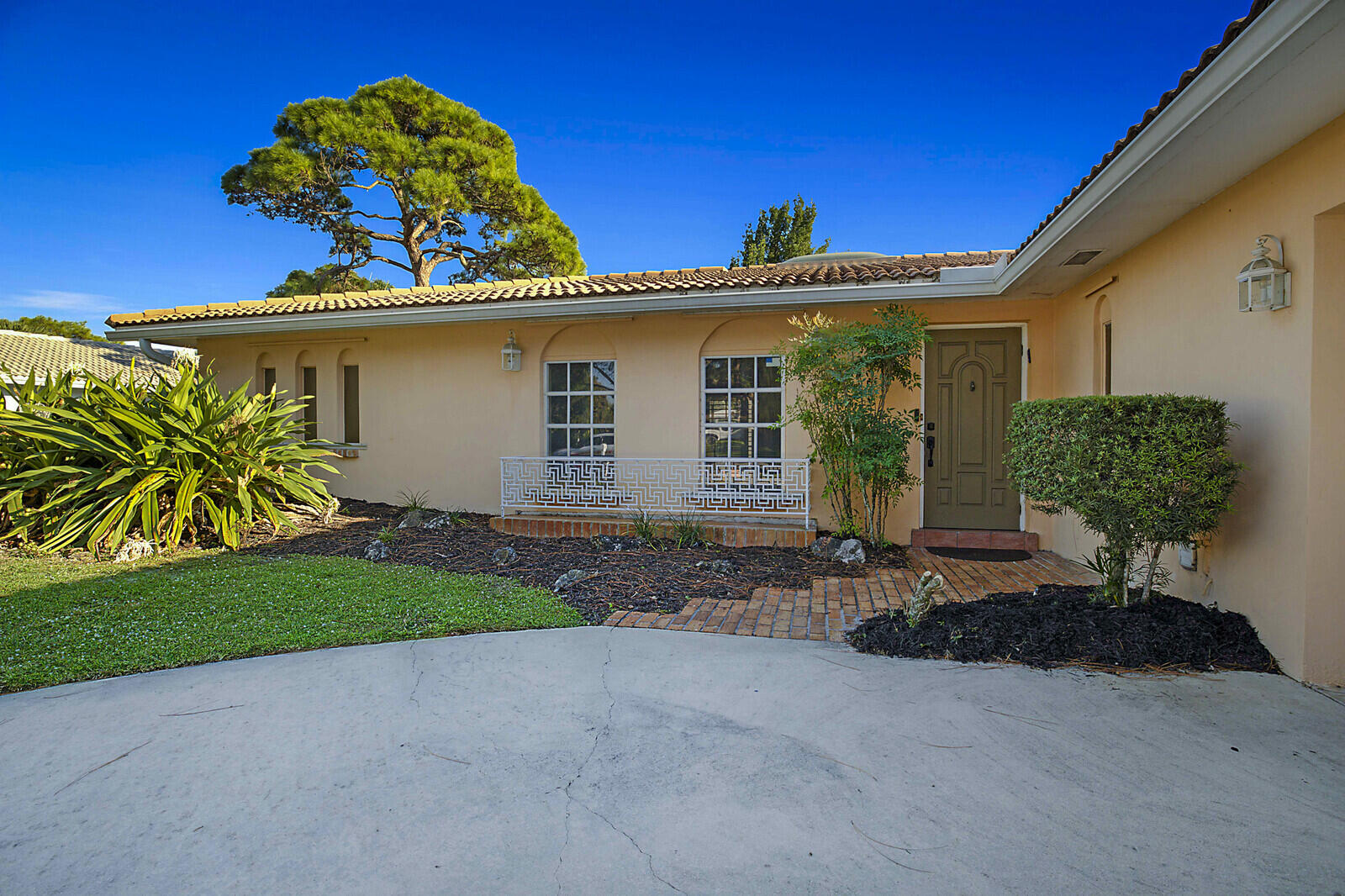 4238 Magnolia Street