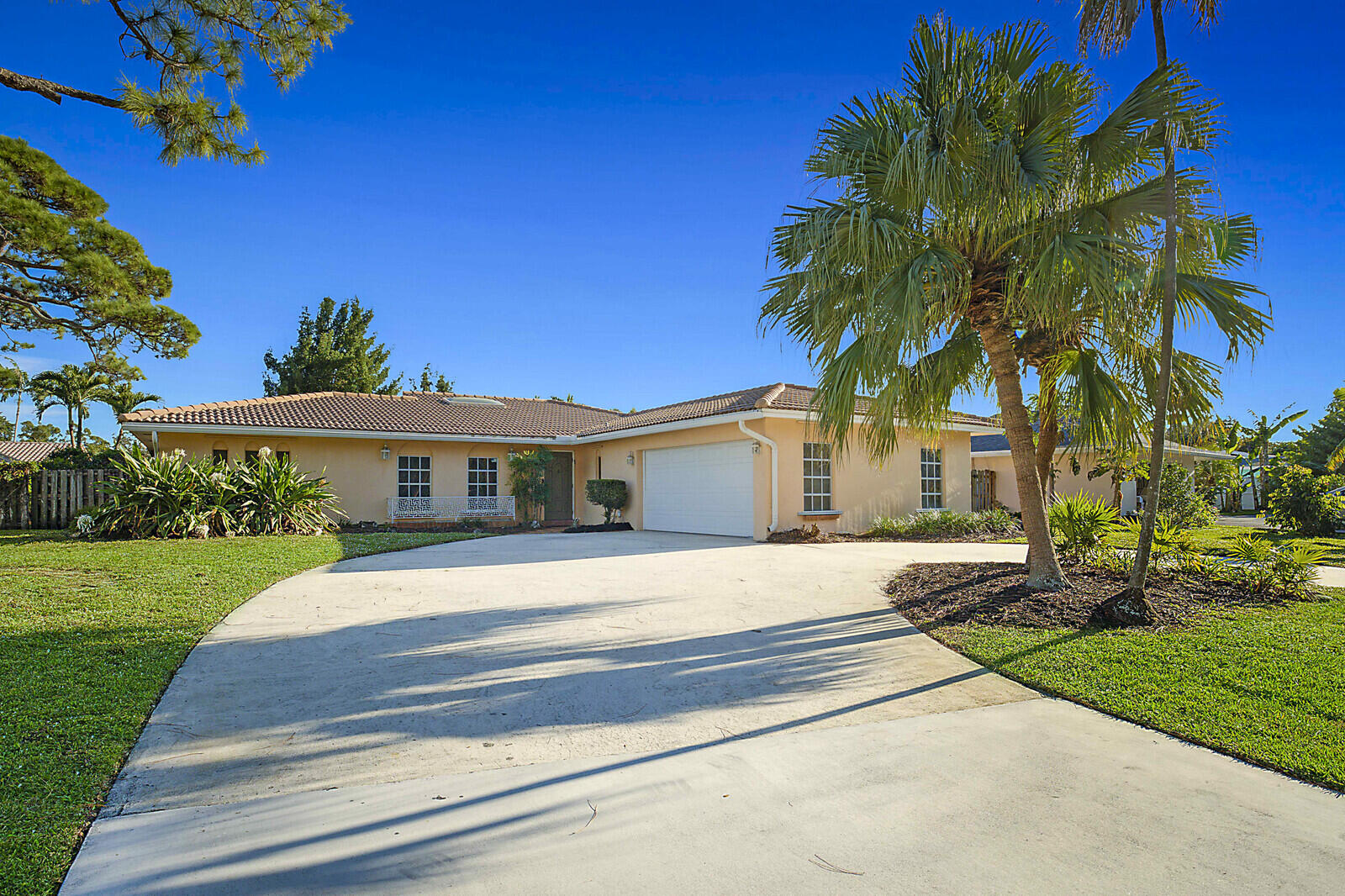 PGA NATIONAL GOLF CLUB ESTS NO 1 - Residential