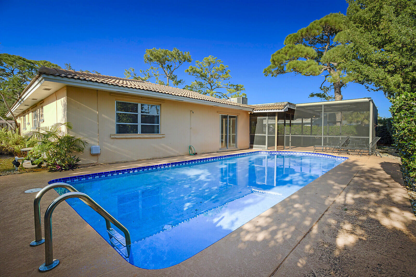 PGA NATIONAL GOLF CLUB ESTS NO 1 - Residential