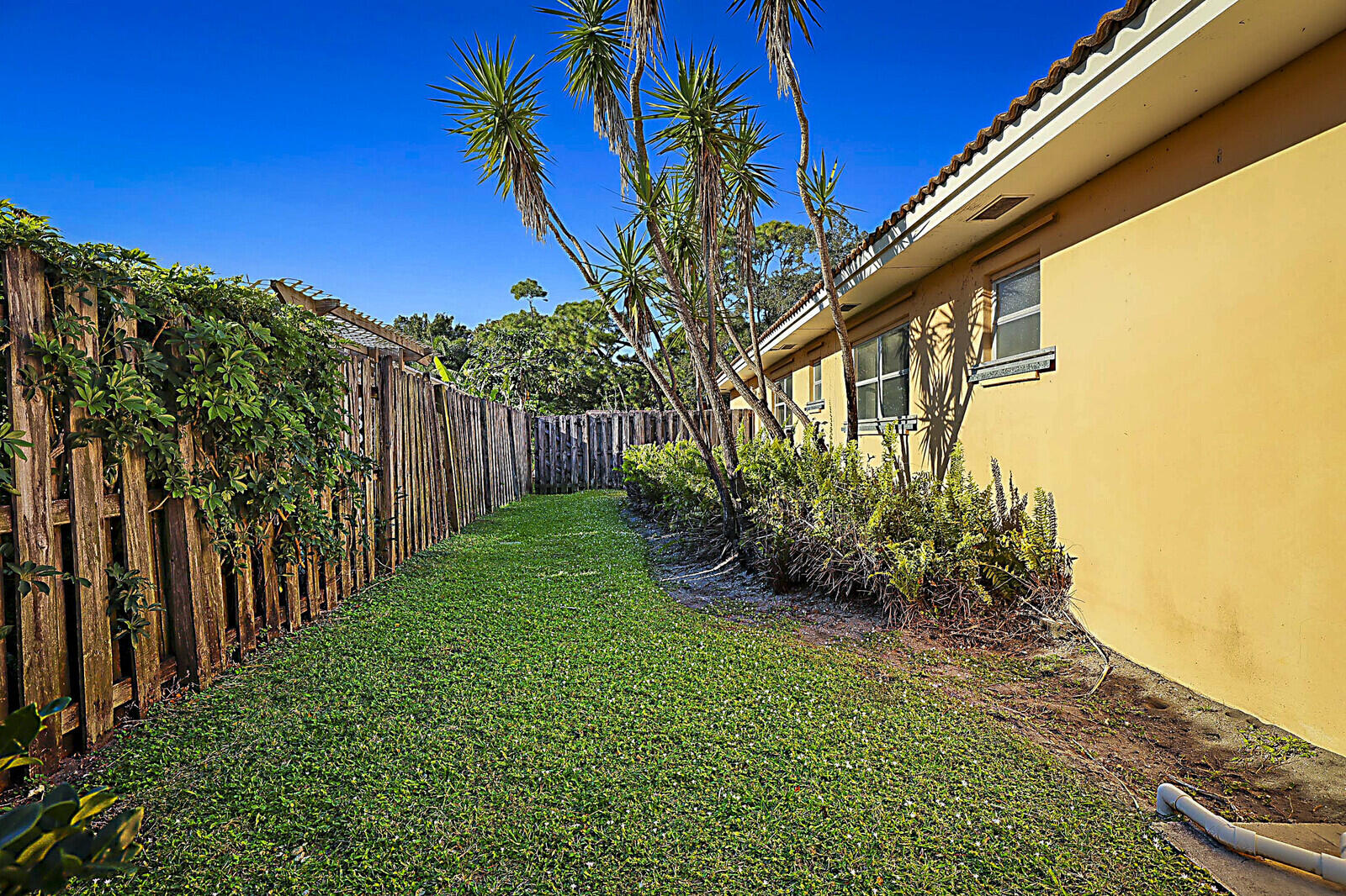 PGA NATIONAL GOLF CLUB ESTS NO 1 - Residential