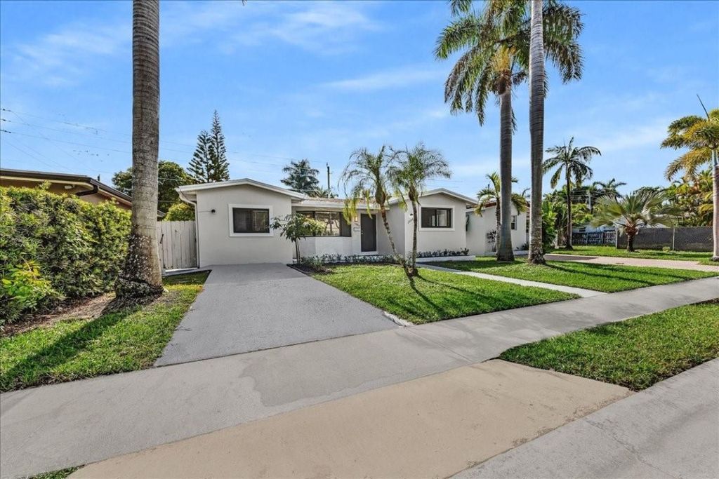 Photo of 1004 Johnson Street, Hollywood, FL 33019 (MLS # F10540917)