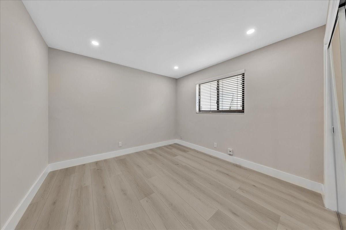 Hollywood Lakes - Residential