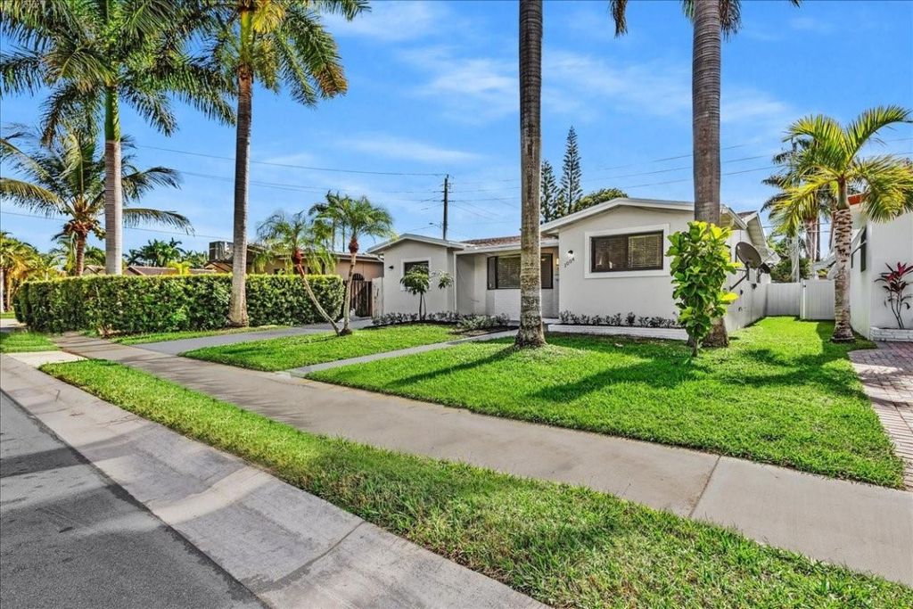 Photo of 1004 Johnson Street, Hollywood, FL 33019 (MLS # F10540917)