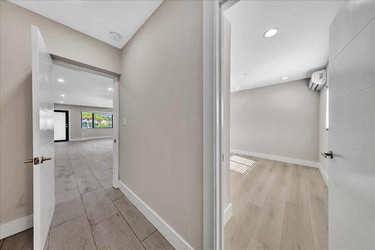 Hollywood Lakes - Residential