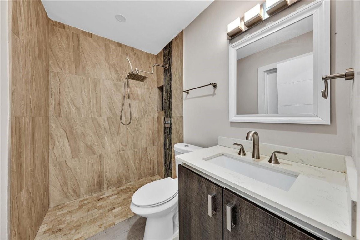 Hollywood Lakes - Residential