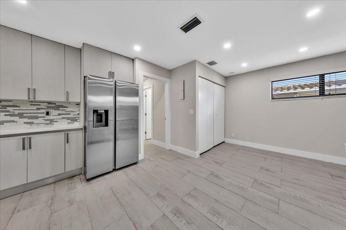 Hollywood Lakes - Residential