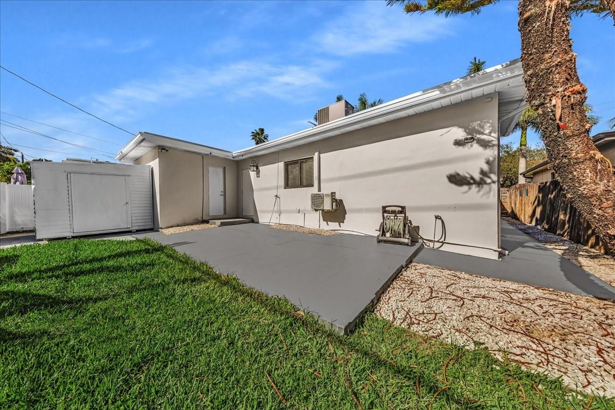 Hollywood Lakes - Residential