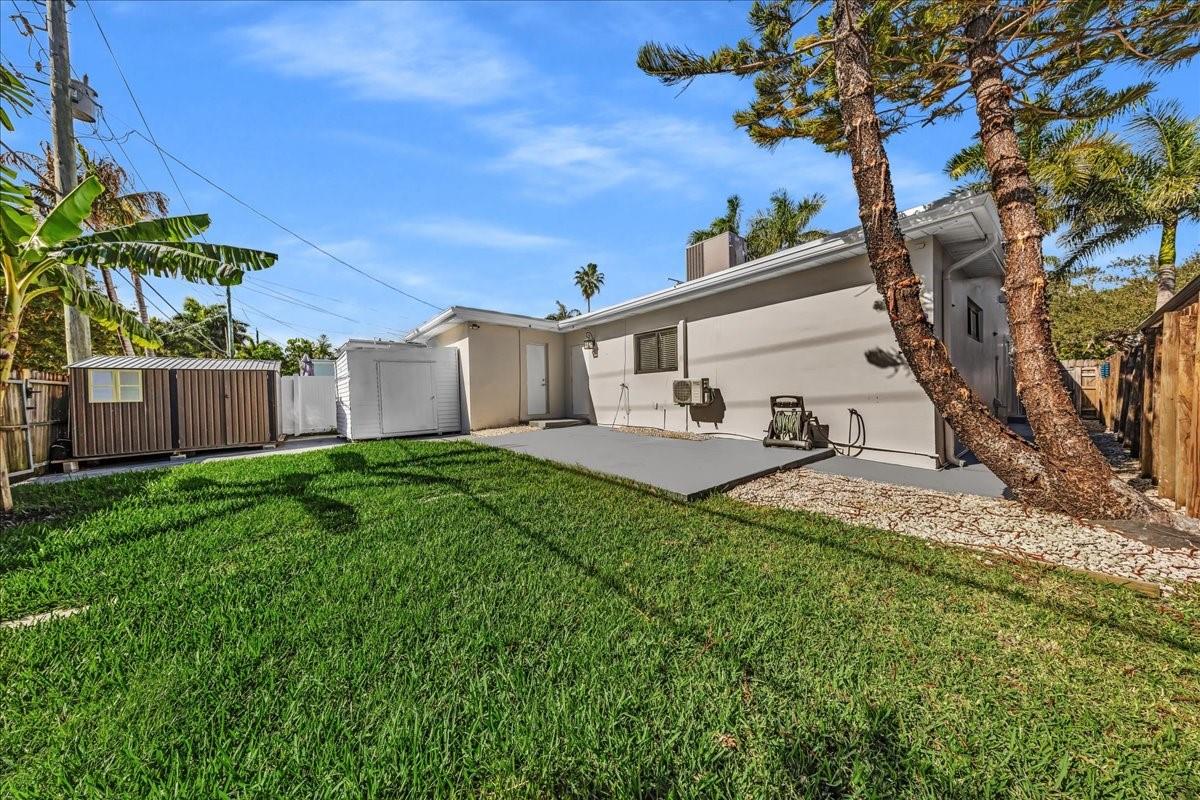 Hollywood Lakes - Residential