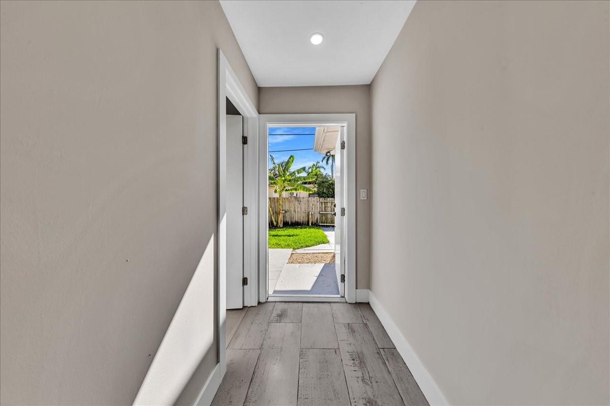 Hollywood Lakes - Residential