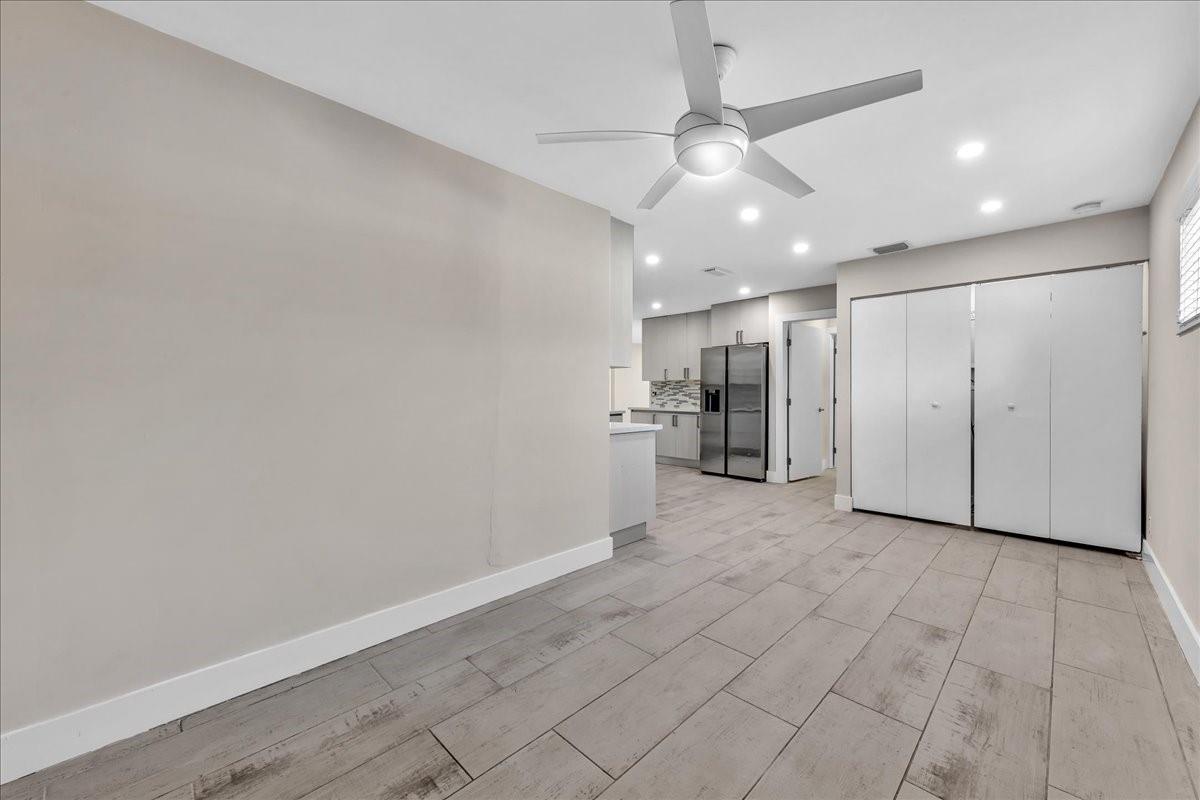 Hollywood Lakes - Residential