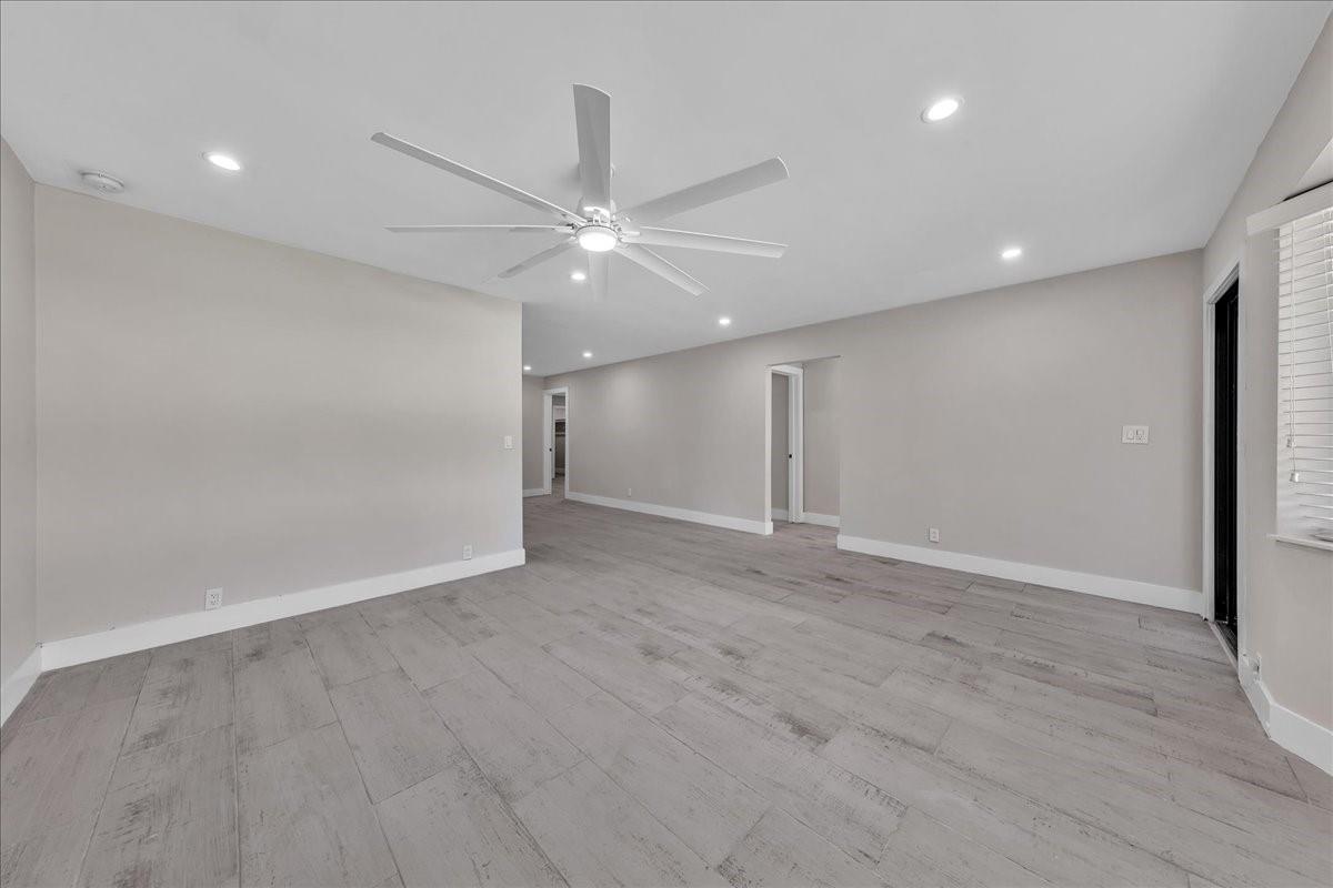 Hollywood Lakes - Residential