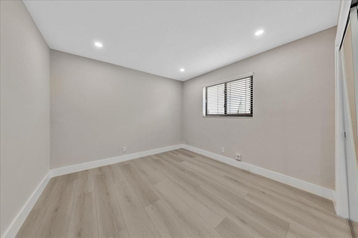 Hollywood Lakes - Residential