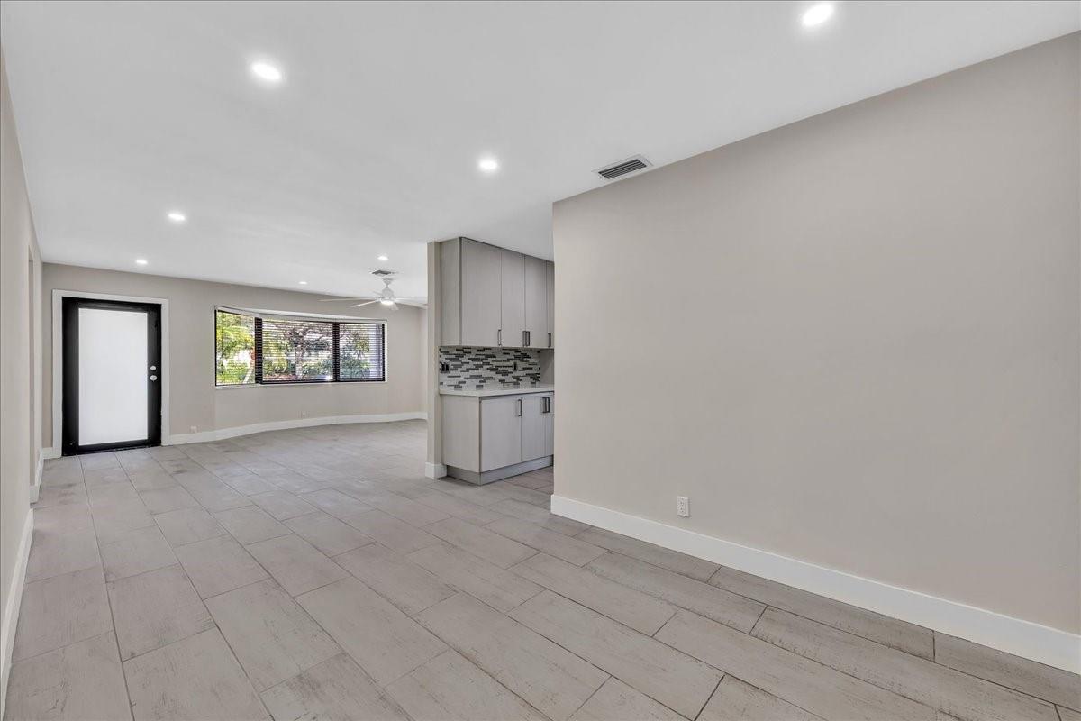 Hollywood Lakes - Residential