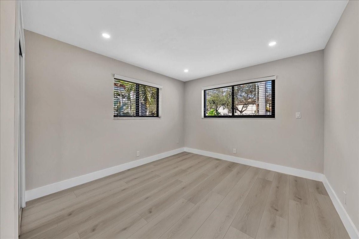 Hollywood Lakes - Residential