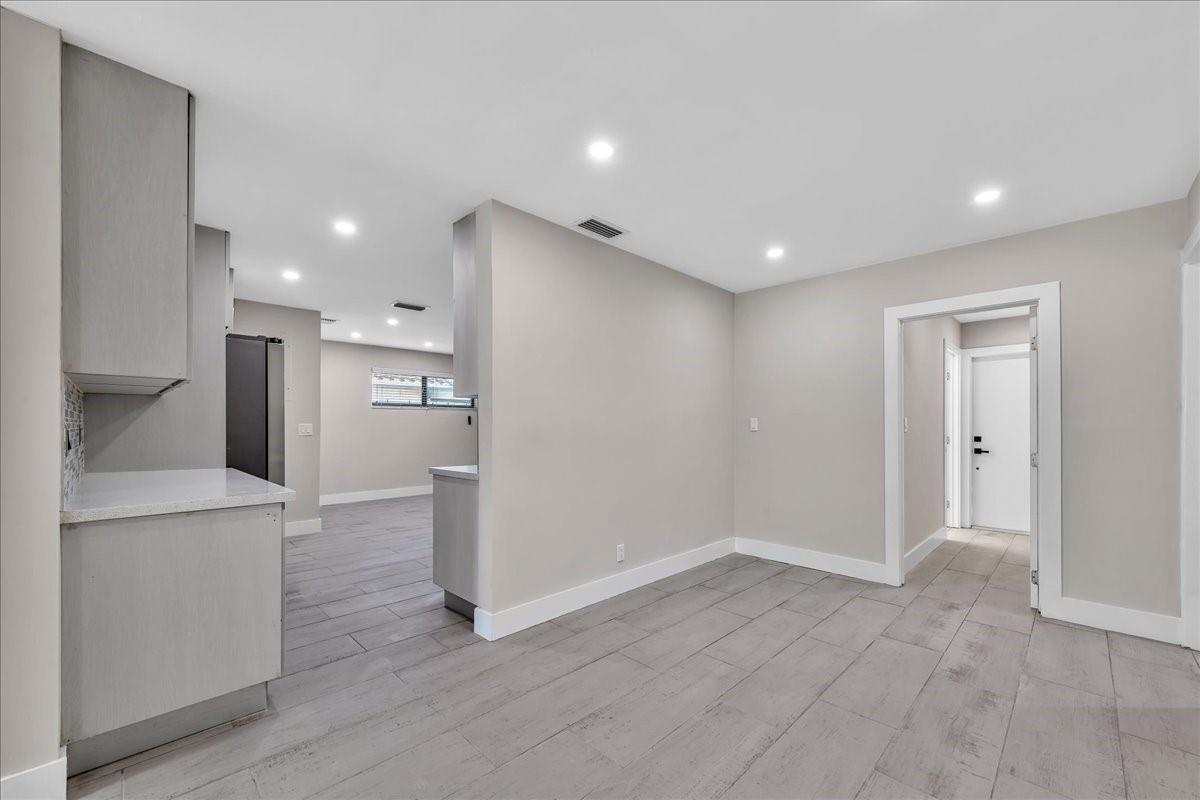 Hollywood Lakes - Residential