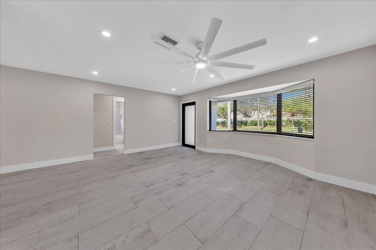 Hollywood Lakes - Residential