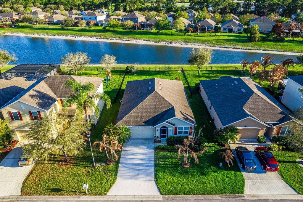 Photo of 1486 Lexington Square SW, Vero Beach, FL 32962 (MLS # B26004741)