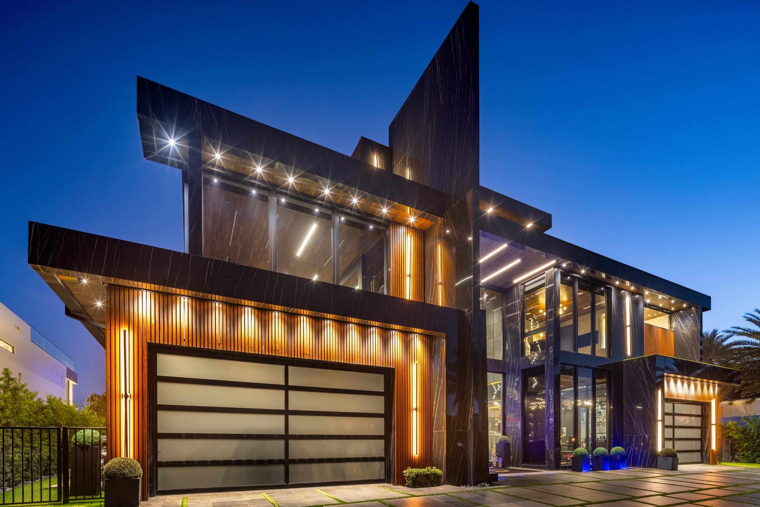 733 Middle River Drive