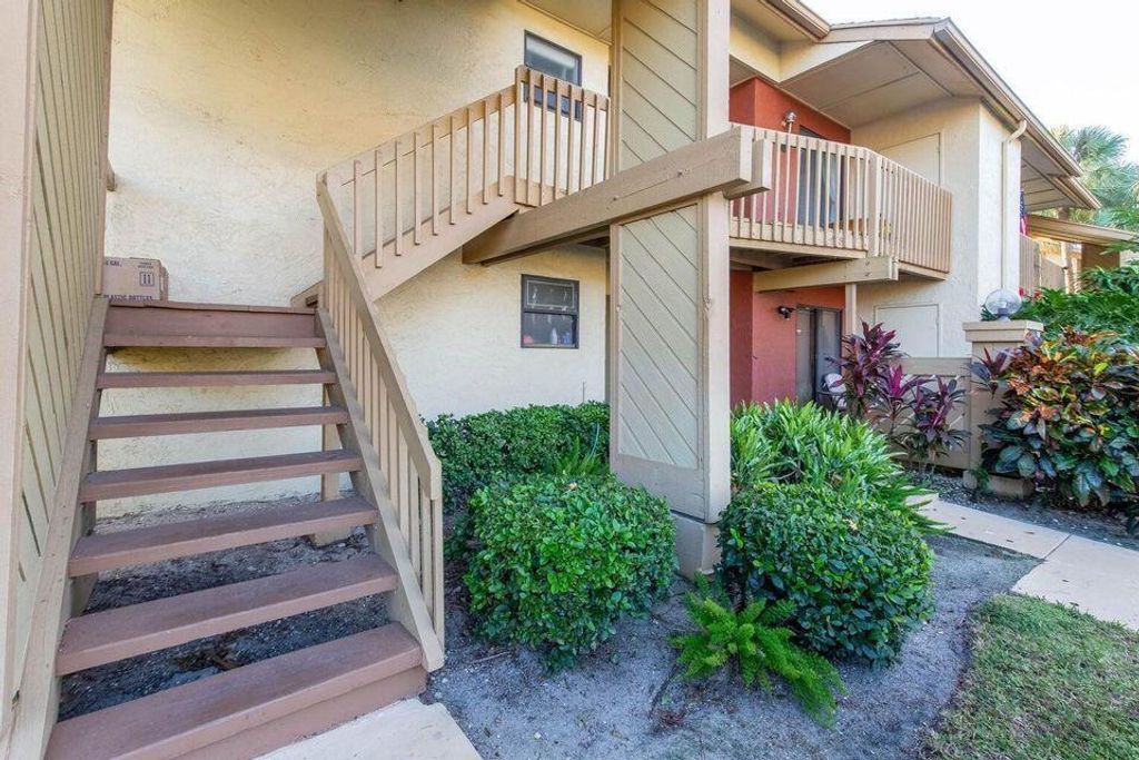 Photo of 13045 Albright Court, Wellington, FL 33414 (MLS # B26009627)