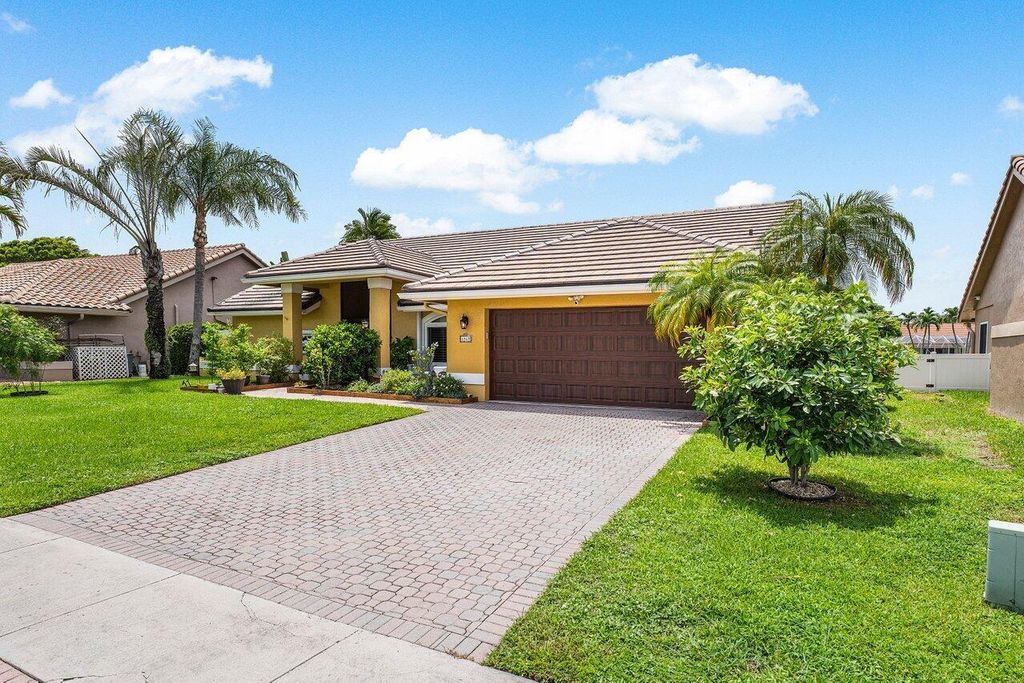 Photo of 6569 Blue Bay Circle, Lake Worth, FL 33467 (MLS # R11105978)