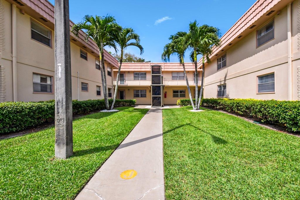 Photo of 447 Saxony J Way #447-J, Delray Beach, FL 33446 (MLS # R11163607)
