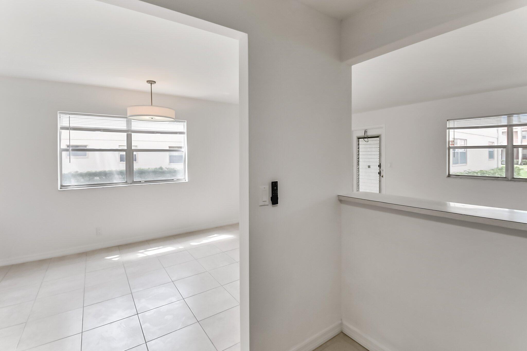 KINGS POINT SAXONY CONDOS - Residential