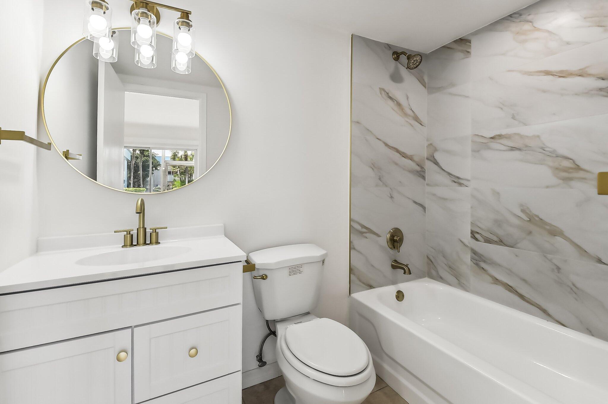 KINGS POINT SAXONY CONDOS - Residential