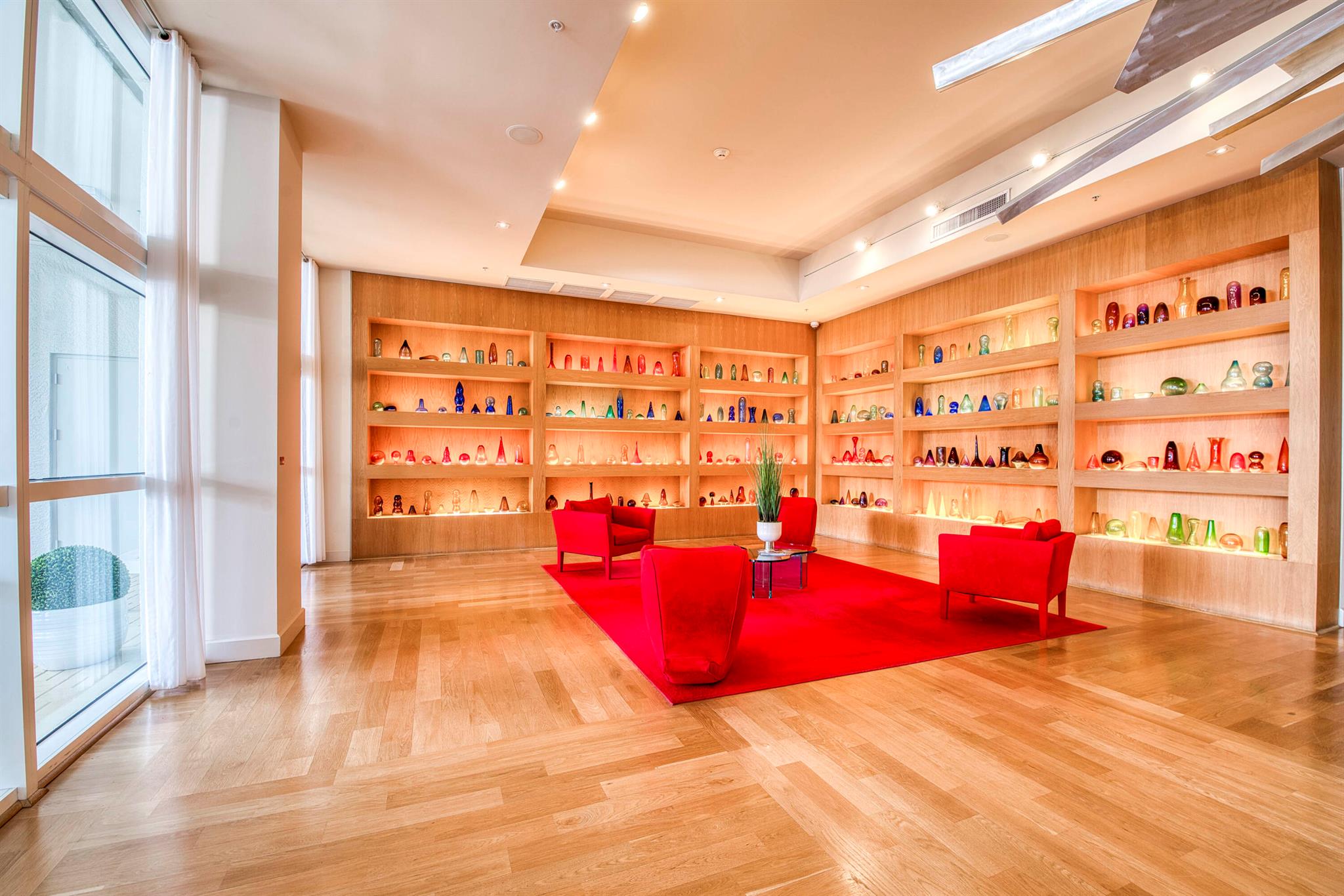 Slade Condo - Residential