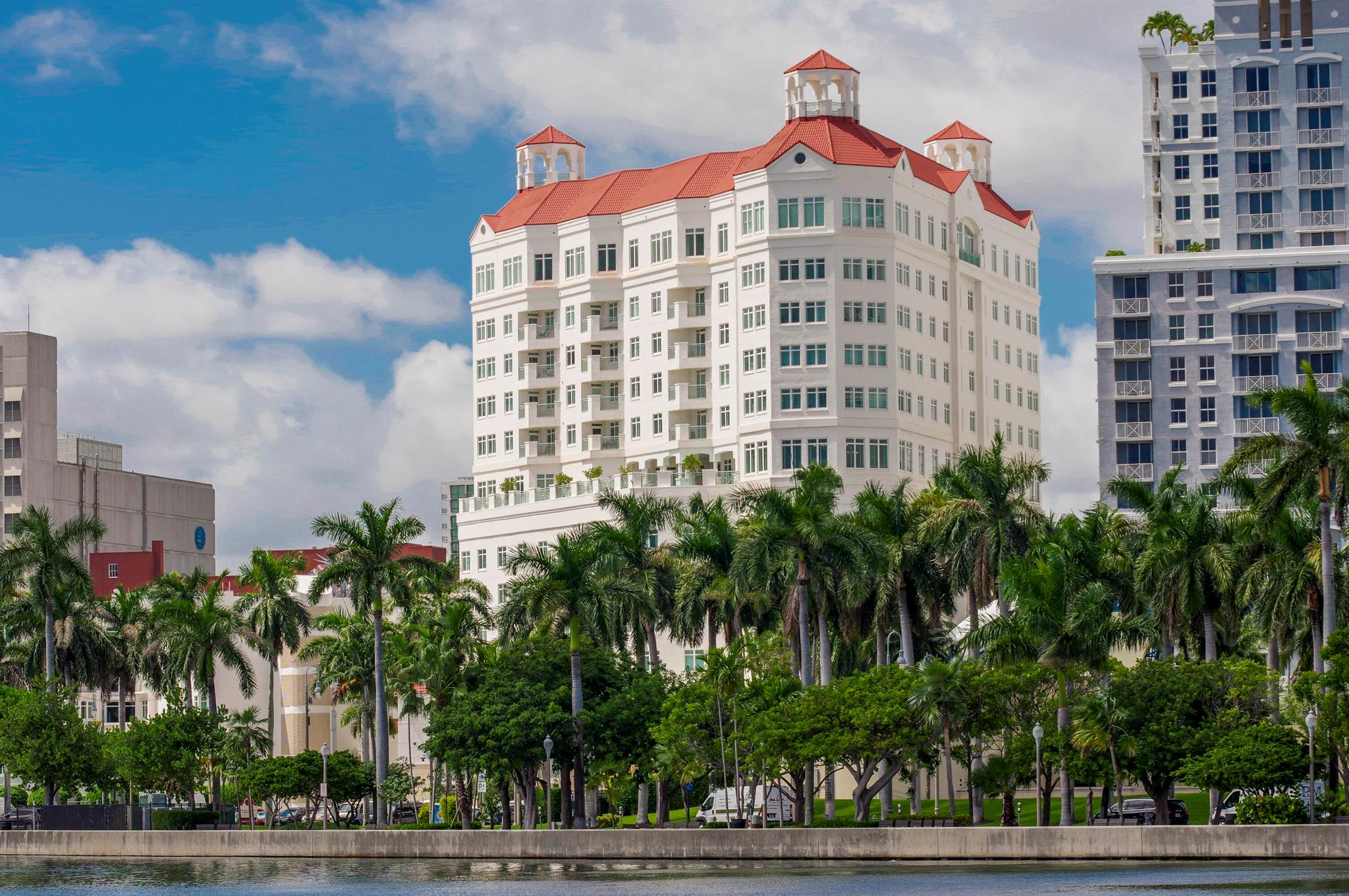 Slade Condo - Residential