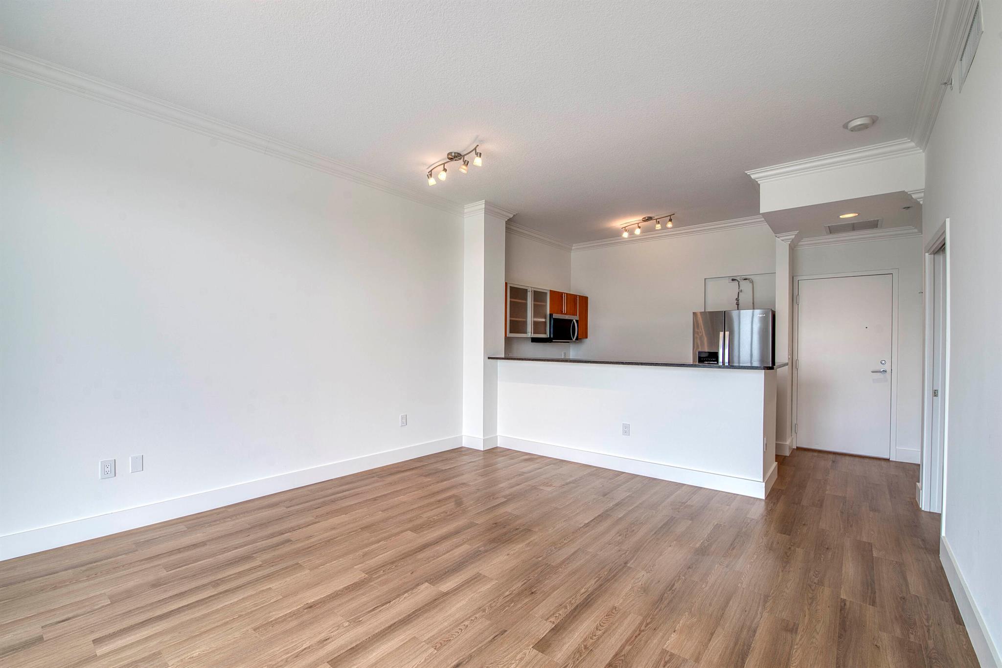 Slade Condo - Residential