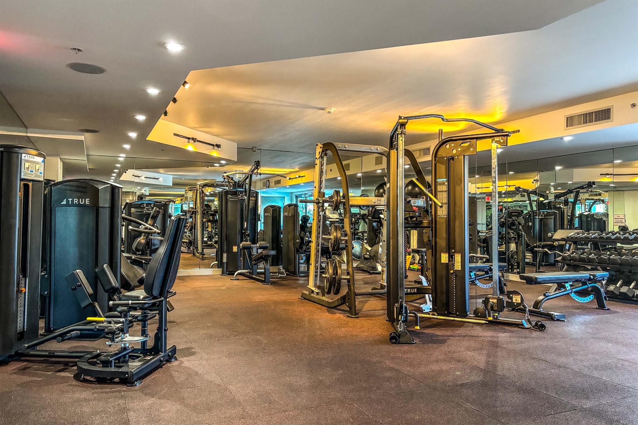 Slade Condo - Residential