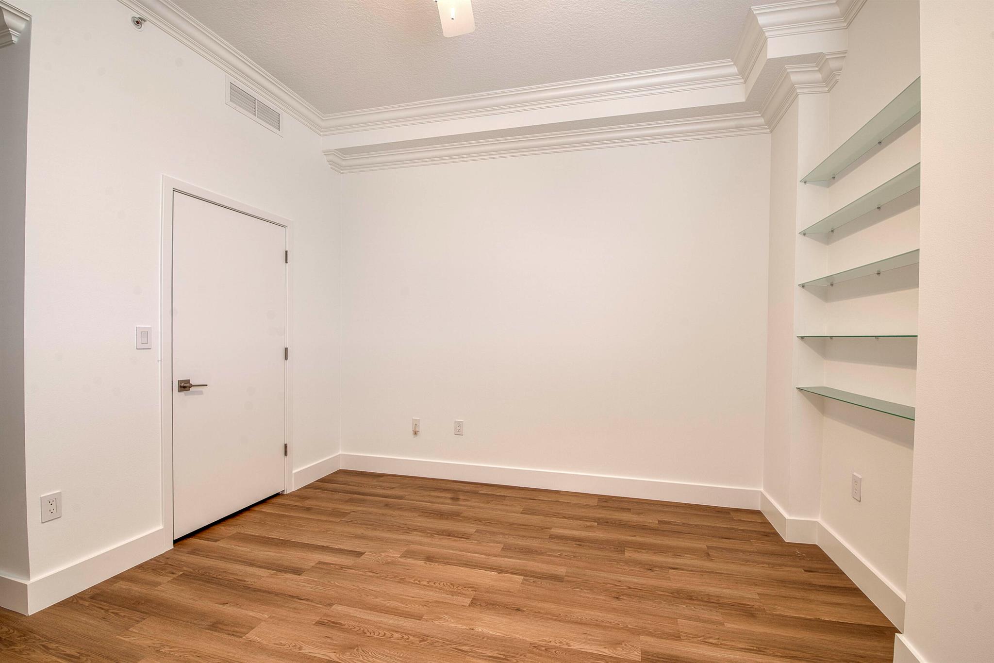 Slade Condo - Residential