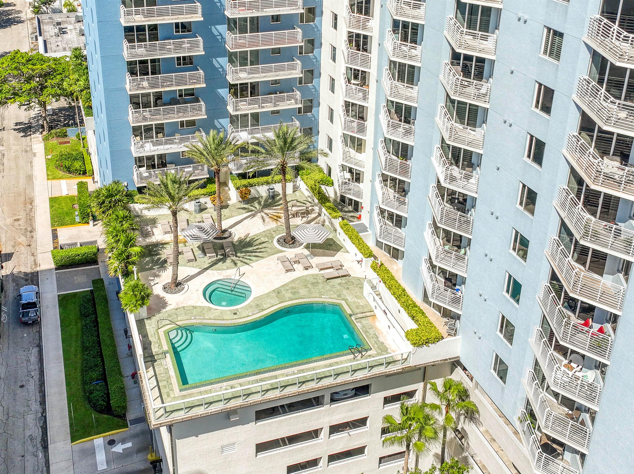 Slade Condo - Residential