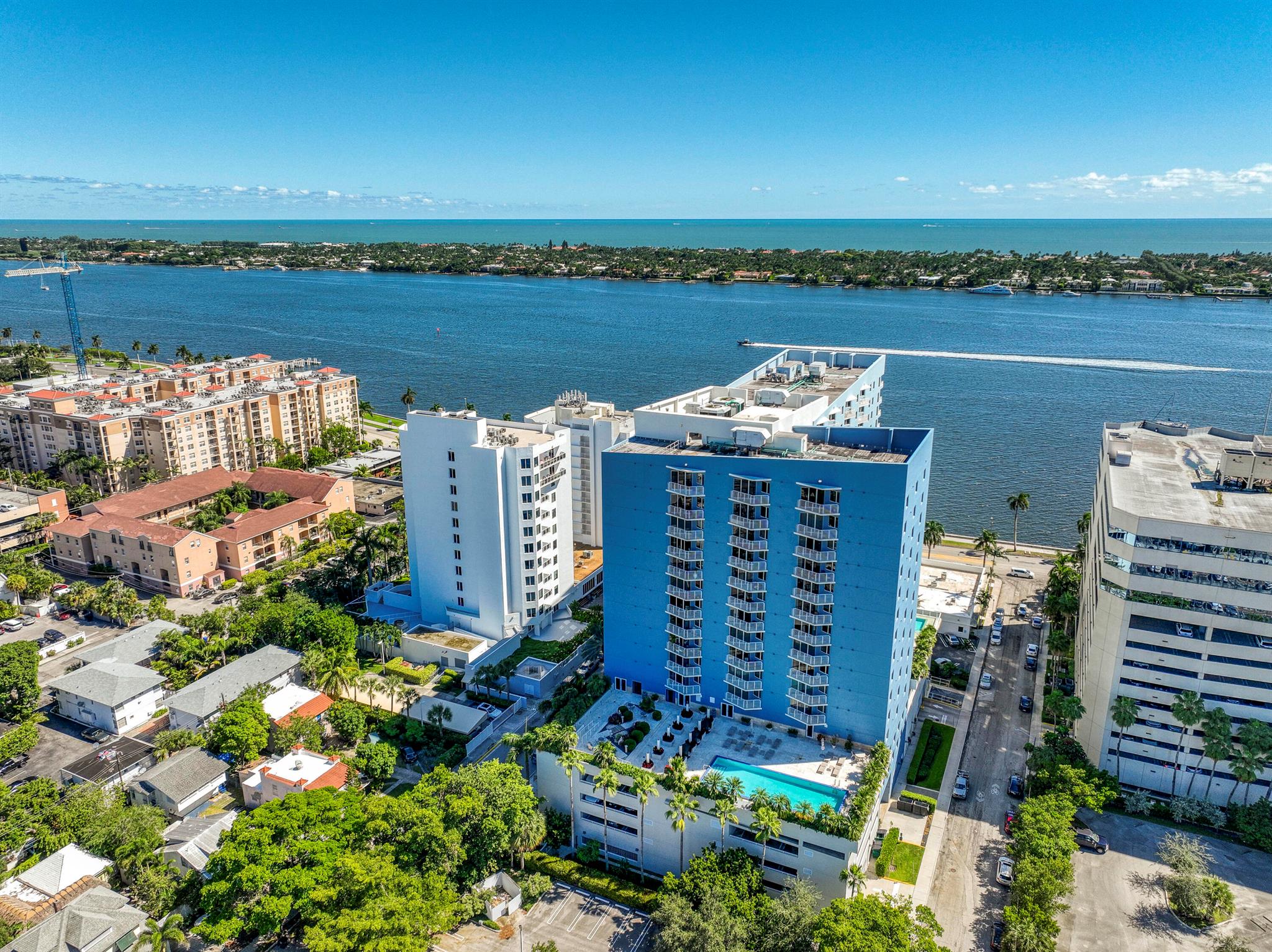 Slade Condo - Residential