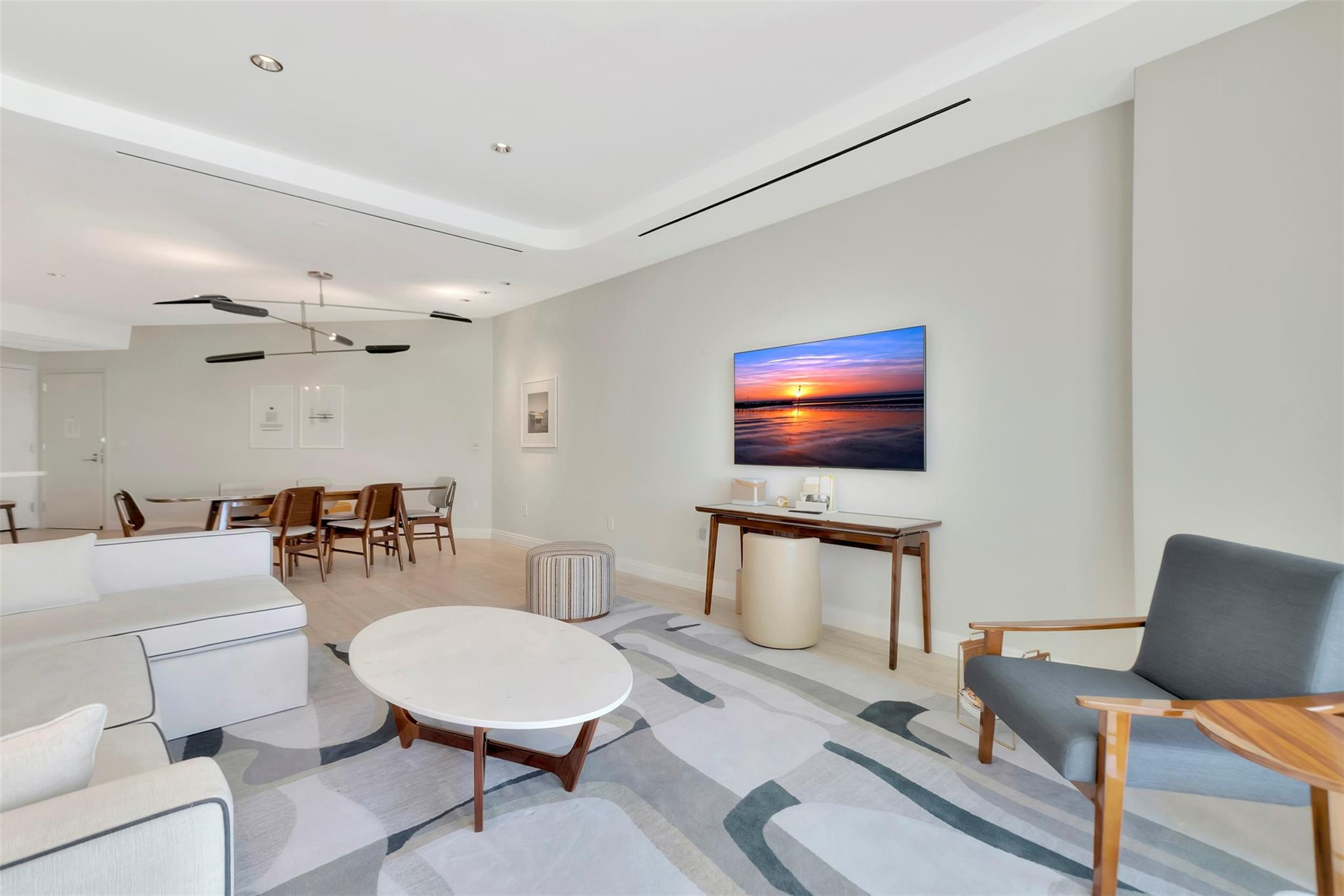 Four Seasons - Residential